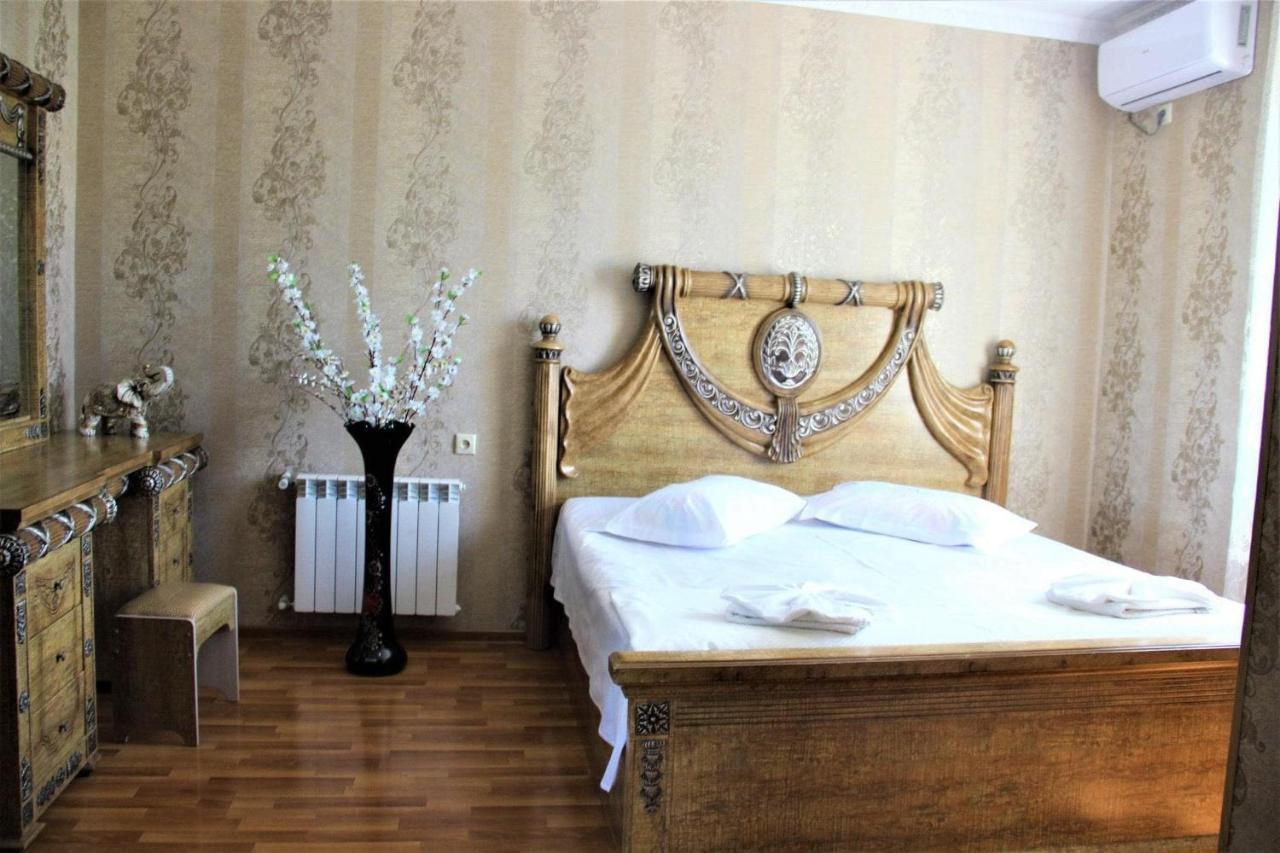Hotel Oniks Koetaisi Buitenkant foto