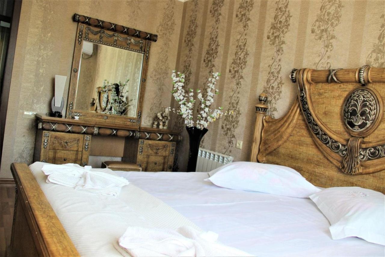 Hotel Oniks Koetaisi Buitenkant foto