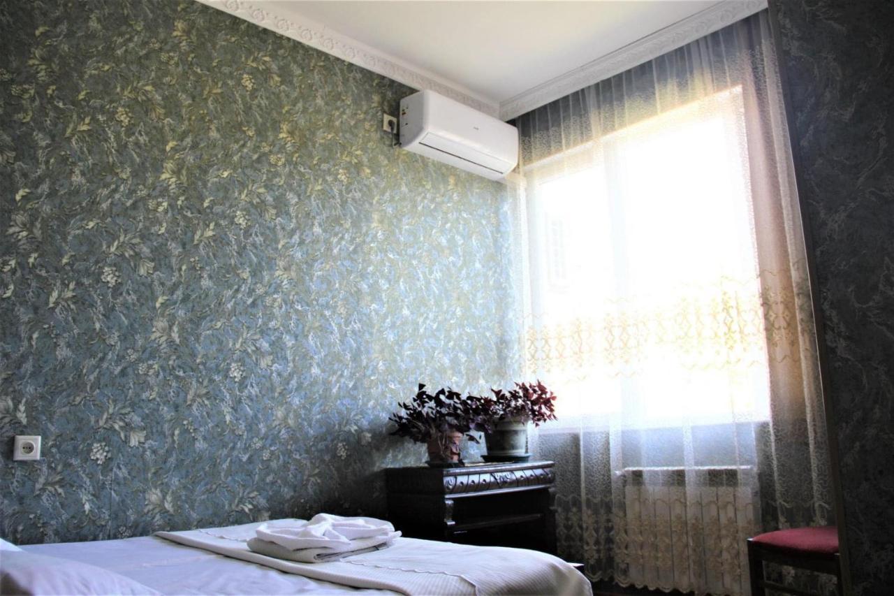 Hotel Oniks Koetaisi Buitenkant foto