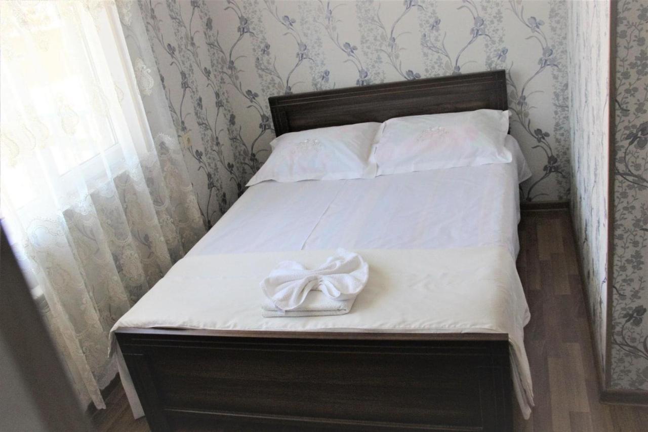 Hotel Oniks Koetaisi Buitenkant foto