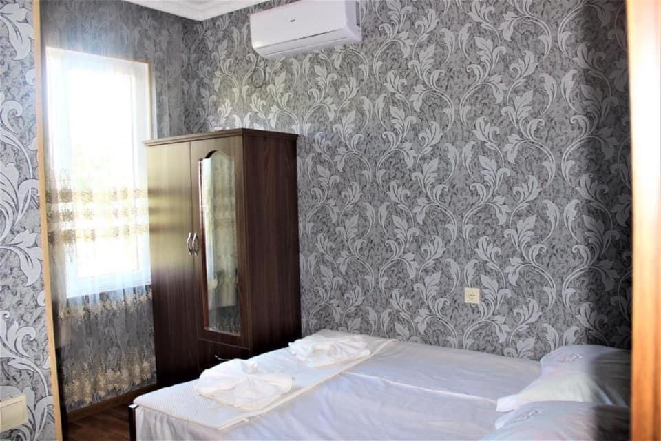 Hotel Oniks Koetaisi Buitenkant foto