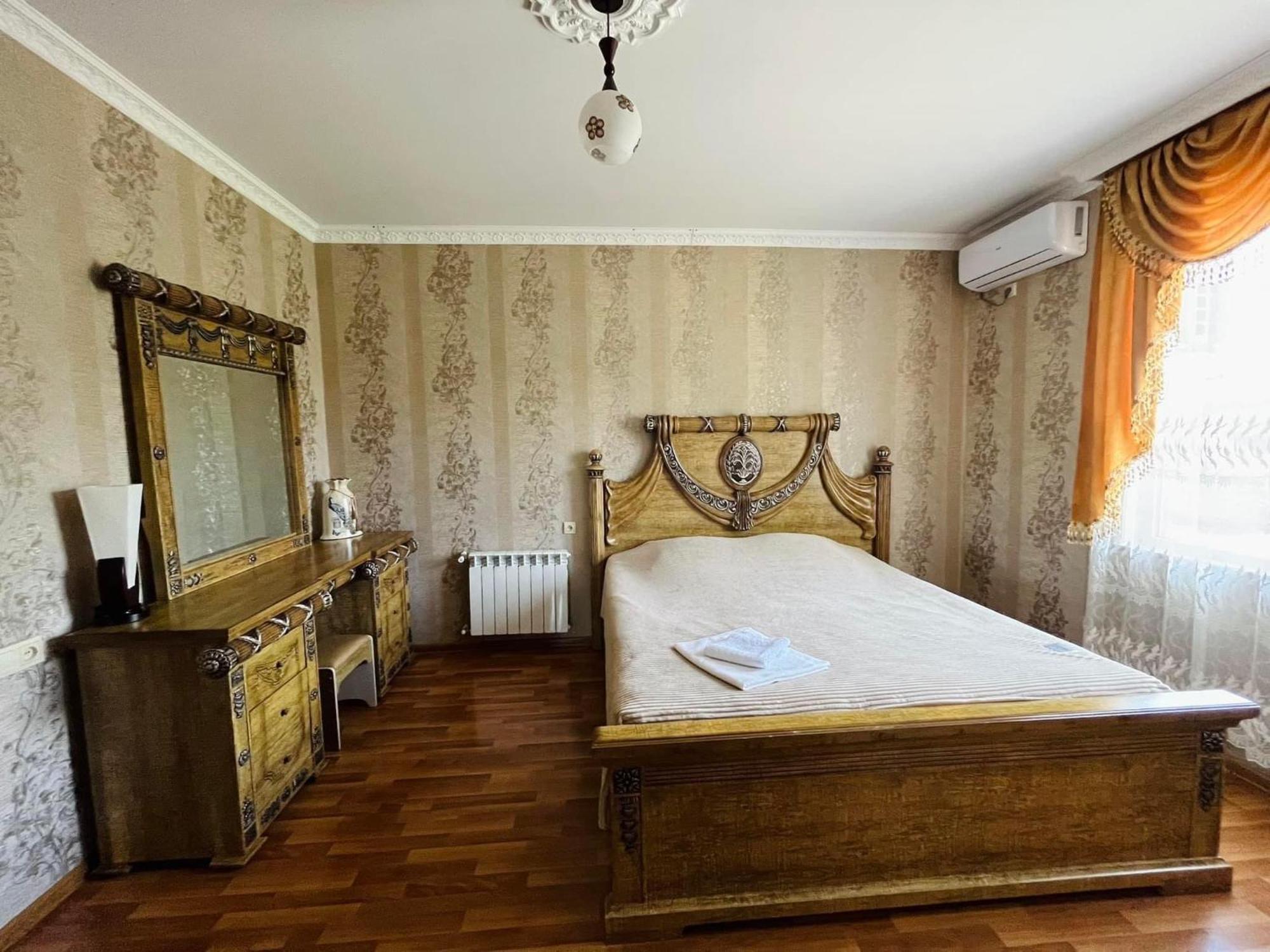 Hotel Oniks Koetaisi Buitenkant foto