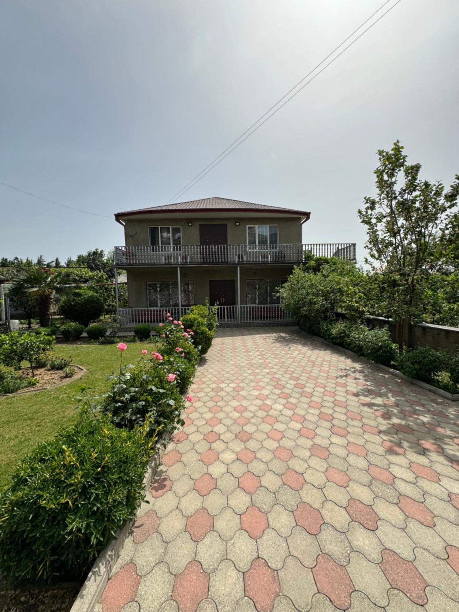 Hotel Oniks Koetaisi Buitenkant foto