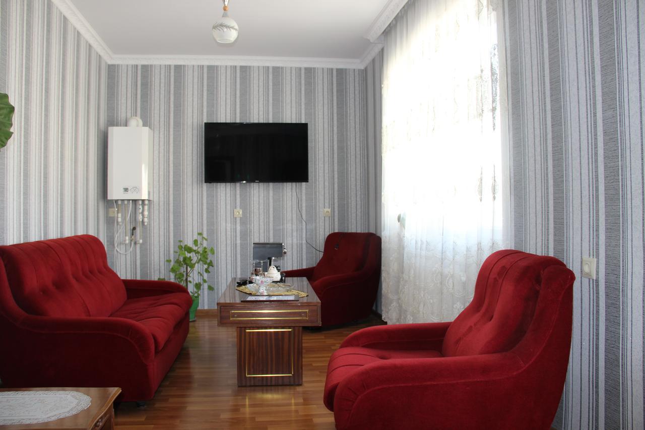 Hotel Oniks Koetaisi Buitenkant foto